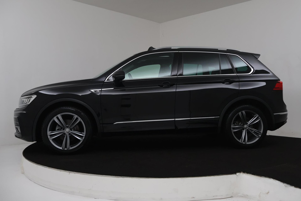 
Volkswagen Tiguan 1.5 TSI ACT Highline R Automaat (PANORAMADAK, DIGITALE COCKPIT, CLIMA, STOELVERWARMING, 1e EIGENAAR) vol									