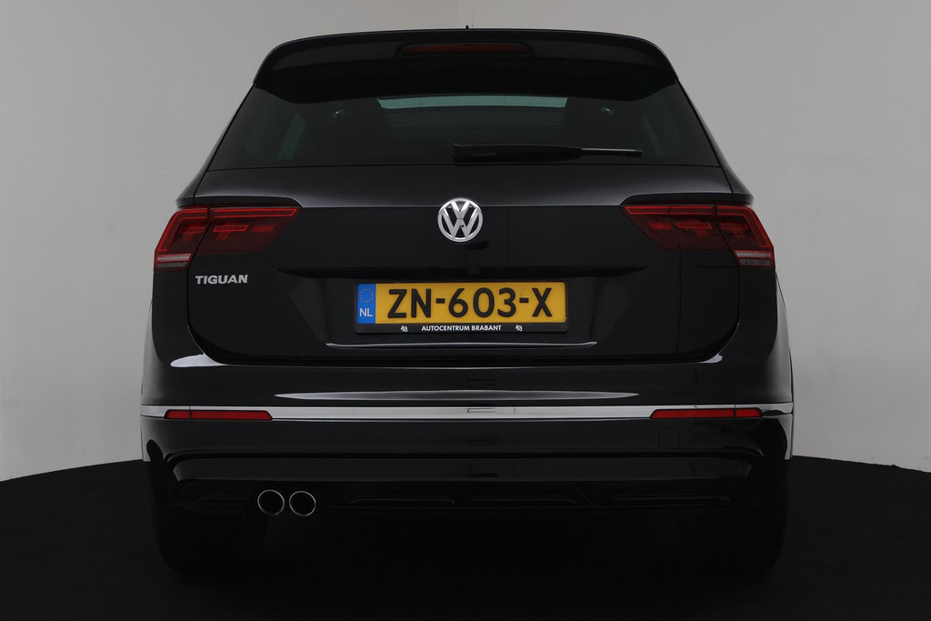 
Volkswagen Tiguan 1.5 TSI ACT Highline R Automaat (PANORAMADAK, DIGITALE COCKPIT, CLIMA, STOELVERWARMING, 1e EIGENAAR) vol									