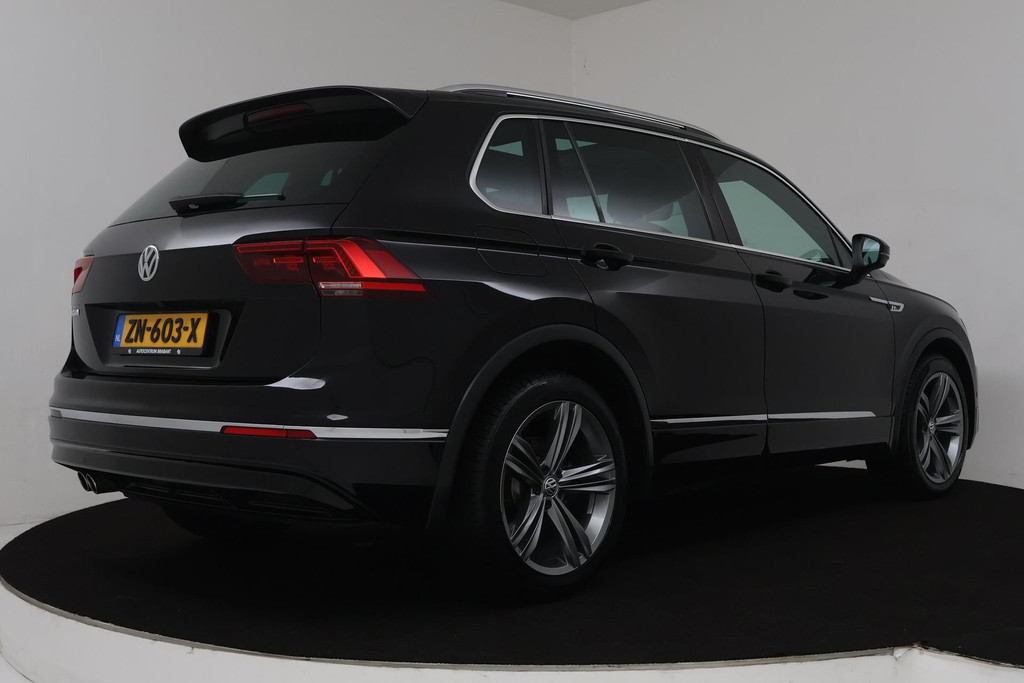 
Volkswagen Tiguan 1.5 TSI ACT Highline R Automaat (PANORAMADAK, DIGITALE COCKPIT, CLIMA, STOELVERWARMING, 1e EIGENAAR) vol									