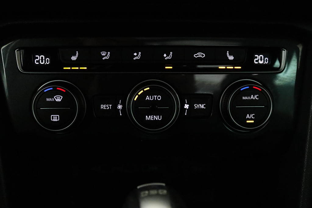 
Volkswagen Tiguan 1.5 TSI ACT Highline R Automaat (PANORAMADAK, DIGITALE COCKPIT, CLIMA, STOELVERWARMING, 1e EIGENAAR) vol									
