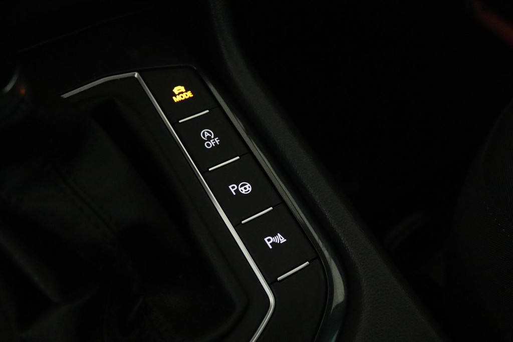 
Volkswagen Tiguan 1.5 TSI ACT Highline R Automaat (PANORAMADAK, DIGITALE COCKPIT, CLIMA, STOELVERWARMING, 1e EIGENAAR) vol									