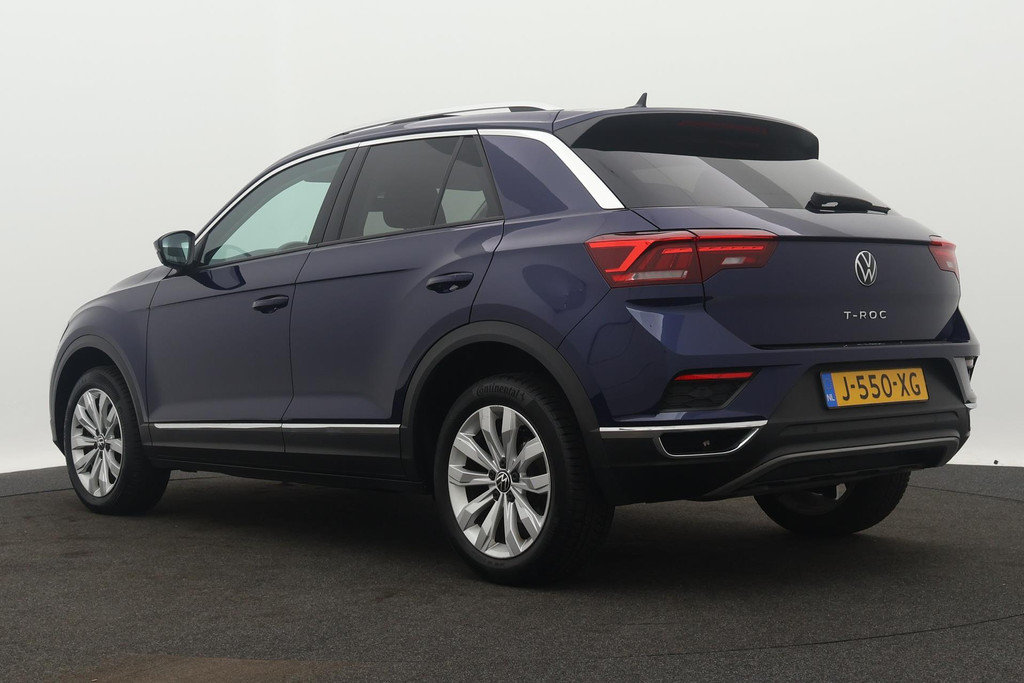 
Volkswagen T-Roc 1.5 TSI Sport Automaat (PANORAMADAK, DIGITALE COCKPIT, CAMERA, STOELVEWRARMING, 1e EIGENAAR, GOED ONDEROUDEN) vol									