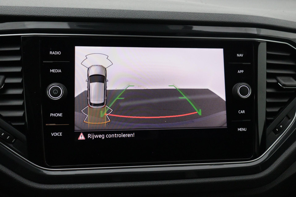 
Volkswagen T-Roc 1.5 TSI Sport Automaat (PANORAMADAK, DIGITALE COCKPIT, CAMERA, STOELVEWRARMING, 1e EIGENAAR, GOED ONDEROUDEN) vol									