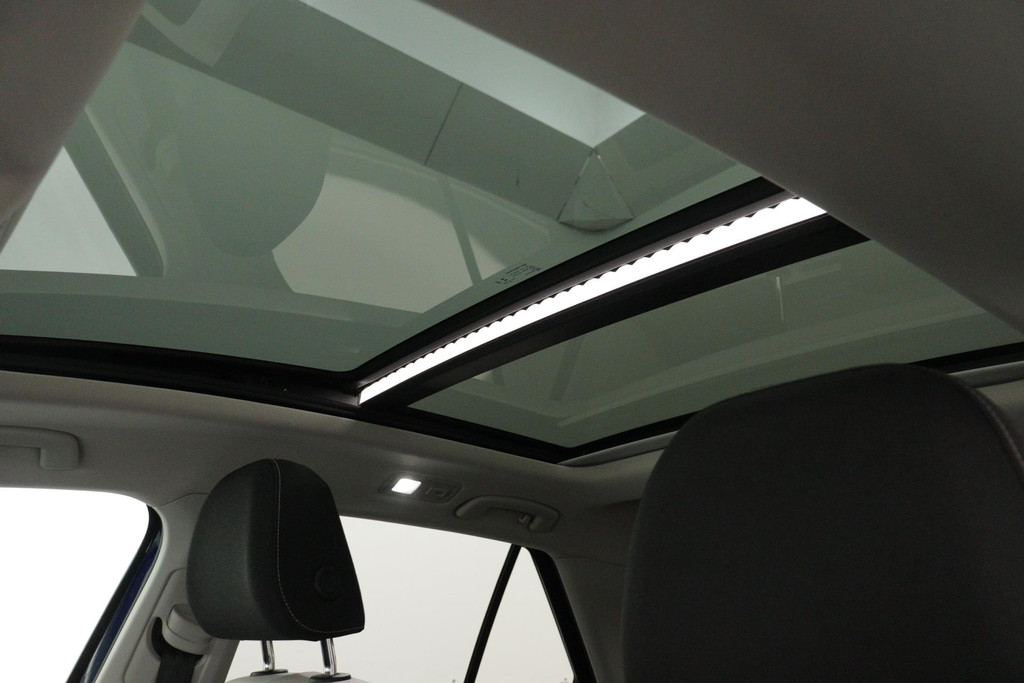 
Volkswagen T-Roc 1.5 TSI Sport Automaat (PANORAMADAK, DIGITALE COCKPIT, CAMERA, STOELVEWRARMING, 1e EIGENAAR, GOED ONDEROUDEN) vol									