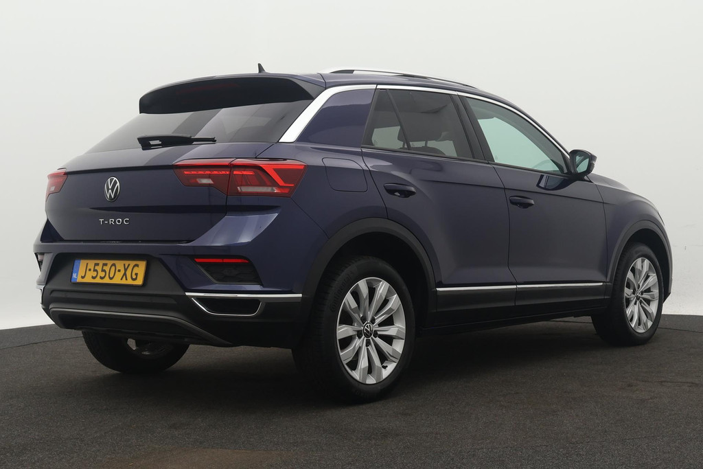
Volkswagen T-Roc 1.5 TSI Sport Automaat (PANORAMADAK, DIGITALE COCKPIT, CAMERA, STOELVEWRARMING, 1e EIGENAAR, GOED ONDEROUDEN) vol									