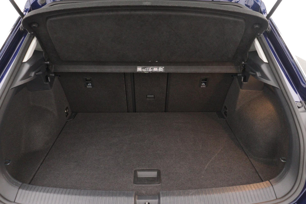 
Volkswagen T-Roc 1.5 TSI Sport Automaat (PANORAMADAK, DIGITALE COCKPIT, CAMERA, STOELVEWRARMING, 1e EIGENAAR, GOED ONDEROUDEN) vol									