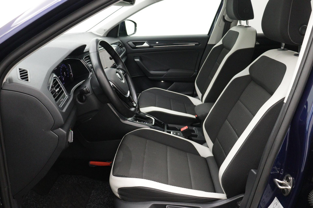 
Volkswagen T-Roc 1.5 TSI Sport Automaat (PANORAMADAK, DIGITALE COCKPIT, CAMERA, STOELVEWRARMING, 1e EIGENAAR, GOED ONDEROUDEN) vol									