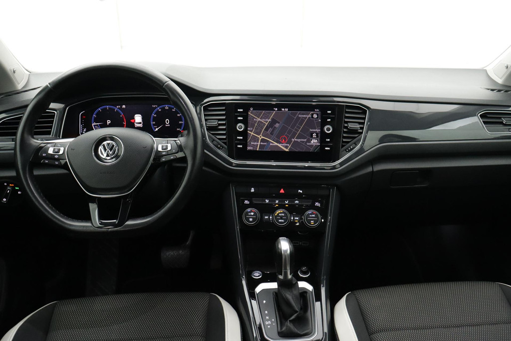 
Volkswagen T-Roc 1.5 TSI Sport Automaat (DIGITALE COCKPIT, ADAPTIVE CRUISE, CARPLAY, NAVIGATIE, PDC, TREKHAAK, 1e EIGENAAR) vol									