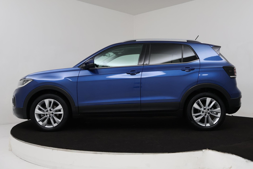 
Volkswagen T-Cross 1.0 TSI Style (ACHTERUITRIJCAMERA, NAVIGATIE, PARKEERSENSOREN, CRUISE ADAPTIEF, CARPLAY, GOED ONDERHOUDEN) vol									