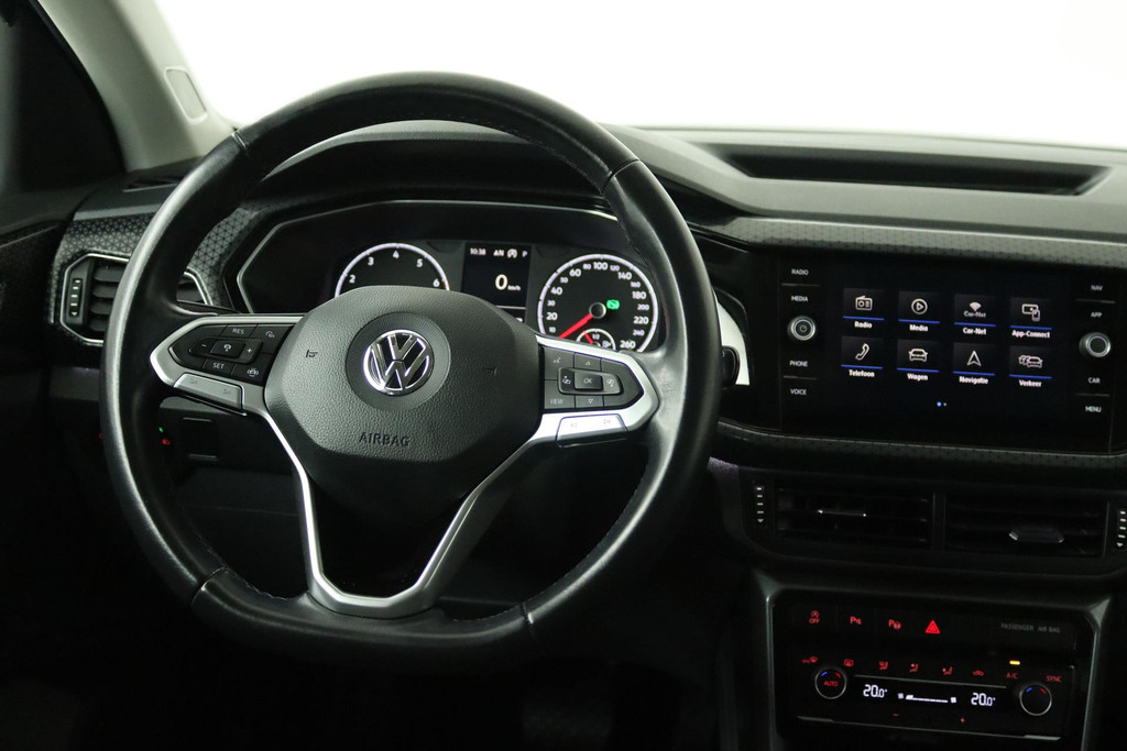 
Volkswagen T-Cross 1.0 TSI Style (ACHTERUITRIJCAMERA, NAVIGATIE, PARKEERSENSOREN, CRUISE ADAPTIEF, CARPLAY, GOED ONDERHOUDEN) vol									