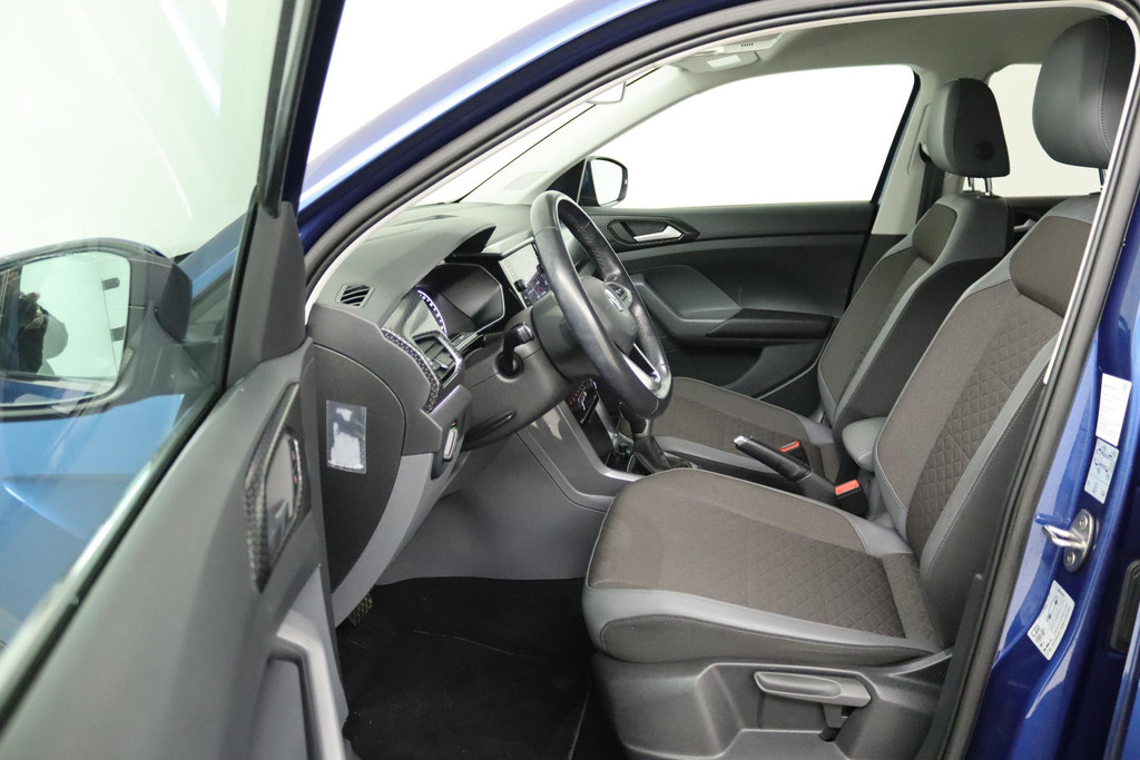 
Volkswagen T-Cross 1.0 TSI Style (ACHTERUITRIJCAMERA, NAVIGATIE, PARKEERSENSOREN, CRUISE ADAPTIEF, CARPLAY, GOED ONDERHOUDEN) vol									