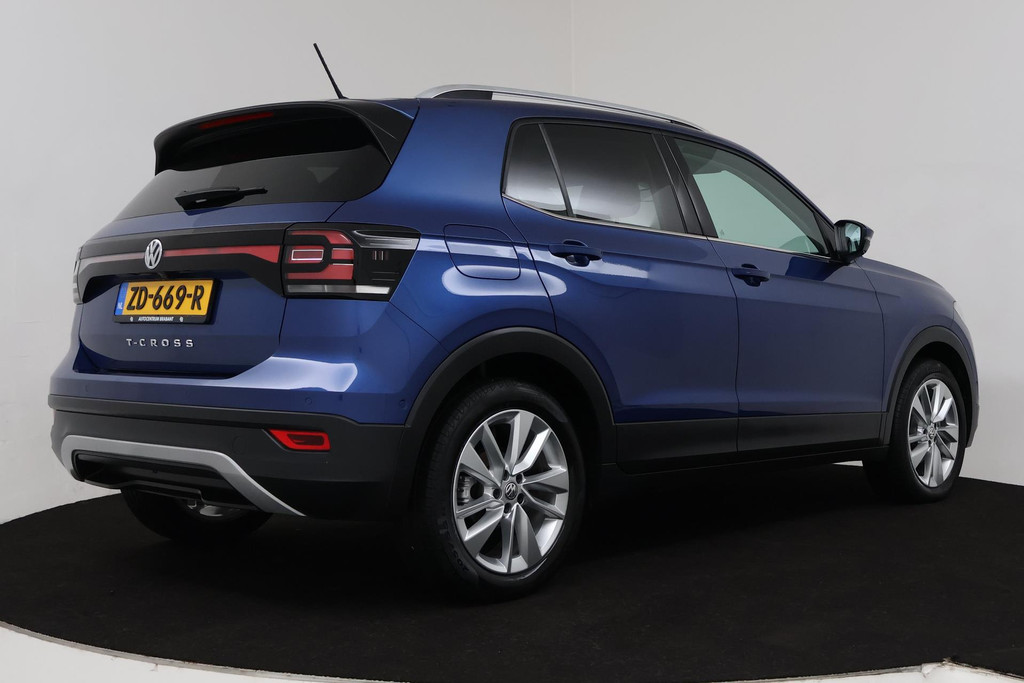 
Volkswagen T-Cross 1.0 TSI Style (ACHTERUITRIJCAMERA, NAVIGATIE, PARKEERSENSOREN, CRUISE ADAPTIEF, CARPLAY, GOED ONDERHOUDEN) vol									