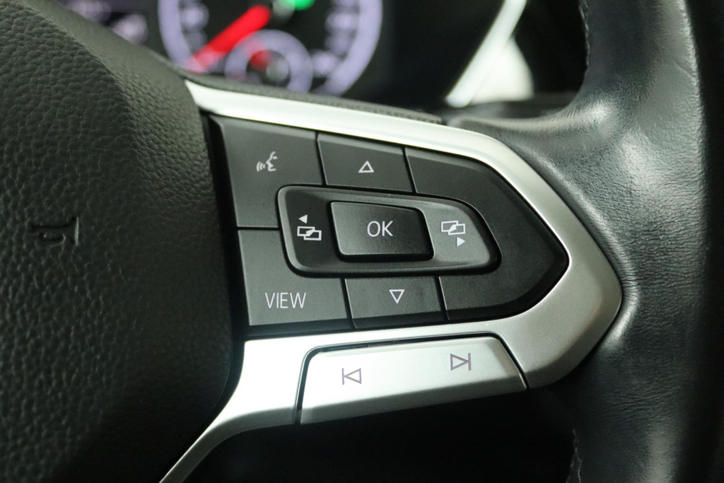 
Volkswagen T-Cross 1.0 TSI Style (ACHTERUITRIJCAMERA, NAVIGATIE, PARKEERSENSOREN, CRUISE ADAPTIEF, CARPLAY, GOED ONDERHOUDEN) vol									