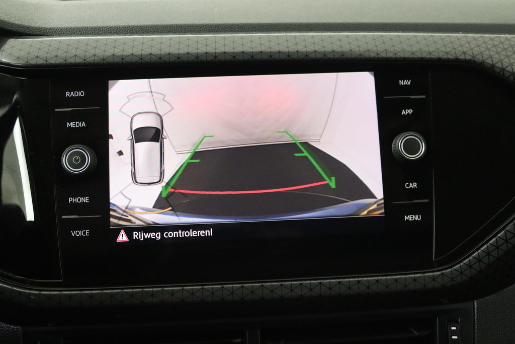 
Volkswagen T-Cross 1.0 TSI Style (ACHTERUITRIJCAMERA, NAVIGATIE, PARKEERSENSOREN, CRUISE ADAPTIEF, CARPLAY, GOED ONDERHOUDEN) vol									