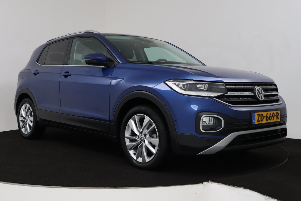 
Volkswagen T-Cross 1.0 TSI Style (ACHTERUITRIJCAMERA, NAVIGATIE, PARKEERSENSOREN, CRUISE ADAPTIEF, CARPLAY, GOED ONDERHOUDEN) vol									