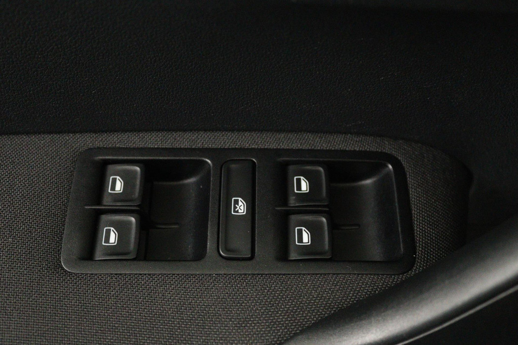 
Volkswagen Polo 1.0 BlueMotion (NAVIGATIE, CARPLAY, BLUETOOTH, AIRCO, CRUISE CONTROL, NL-AUTO, GOED ONDERHOUDEN) vol									