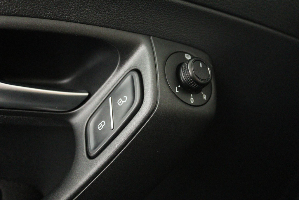 
Volkswagen Polo 1.0 BlueMotion (NAVIGATIE, CARPLAY, BLUETOOTH, AIRCO, CRUISE CONTROL, NL-AUTO, GOED ONDERHOUDEN) vol									