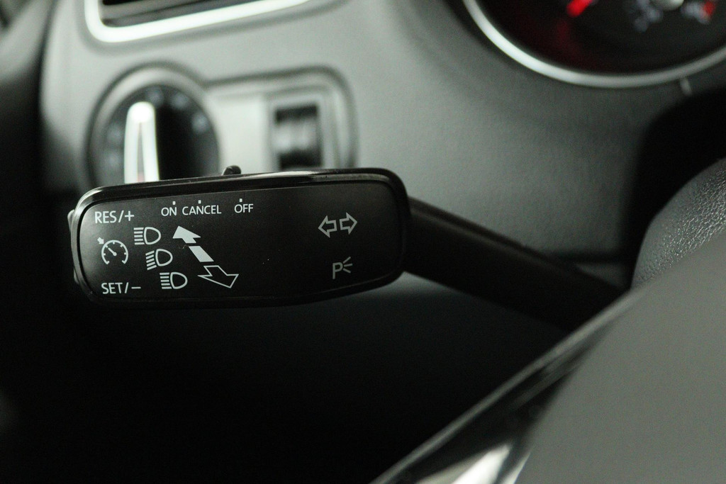 
Volkswagen Polo 1.0 BlueMotion (NAVIGATIE, CARPLAY, BLUETOOTH, AIRCO, CRUISE CONTROL, NL-AUTO, GOED ONDERHOUDEN) vol									