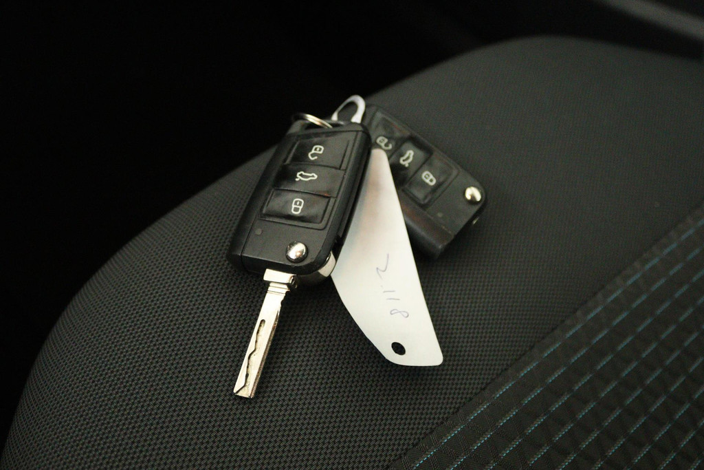 
Volkswagen Polo 1.0 BlueMotion (NAVIGATIE, CARPLAY, BLUETOOTH, AIRCO, CRUISE CONTROL, NL-AUTO, GOED ONDERHOUDEN) vol									