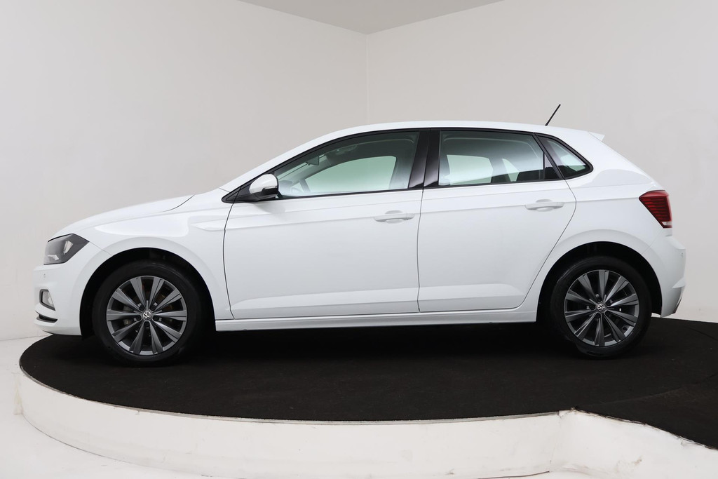 
Volkswagen Polo 1.0 TSI Comfortline (PARKEERSENSOREN, CRUISE ADAPTIEF, NAVIGATIE, DIGITAL DASHBOARD, NL-AUTO, GOED ONDERHOUDEN) vol									