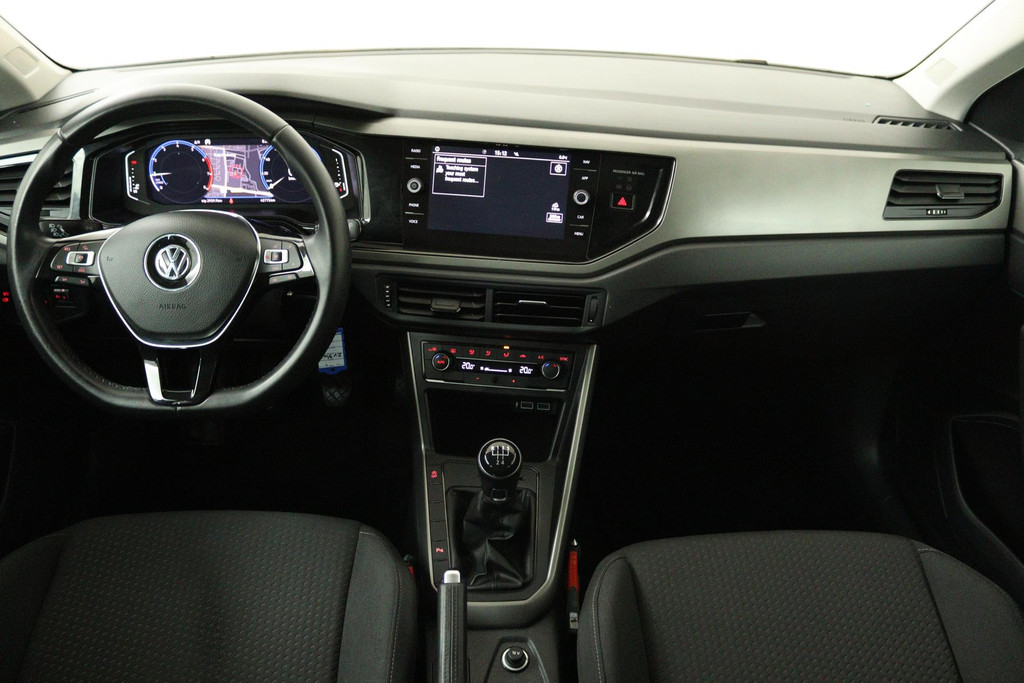 
Volkswagen Polo 1.0 TSI Comfortline (PARKEERSENSOREN, CRUISE ADAPTIEF, NAVIGATIE, DIGITAL DASHBOARD, NL-AUTO, GOED ONDERHOUDEN) vol									