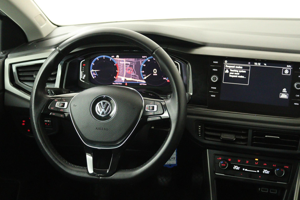 
Volkswagen Polo 1.0 TSI Comfortline (PARKEERSENSOREN, CRUISE ADAPTIEF, NAVIGATIE, DIGITAL DASHBOARD, NL-AUTO, GOED ONDERHOUDEN) vol									