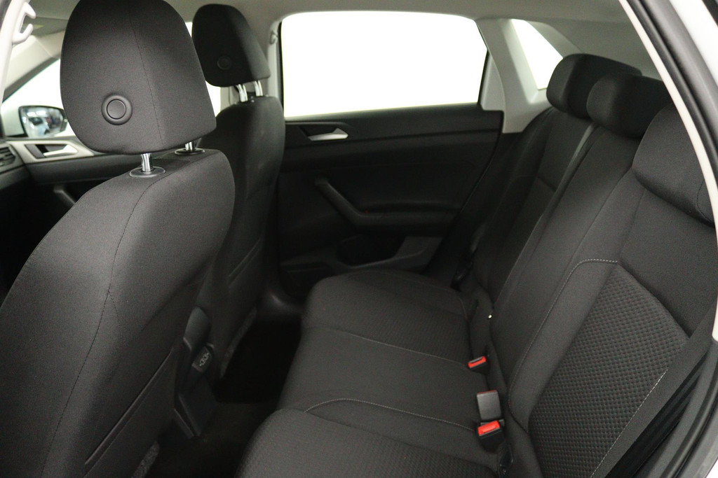 
Volkswagen Polo 1.0 TSI Comfortline (PARKEERSENSOREN, CRUISE ADAPTIEF, NAVIGATIE, DIGITAL DASHBOARD, NL-AUTO, GOED ONDERHOUDEN) vol									