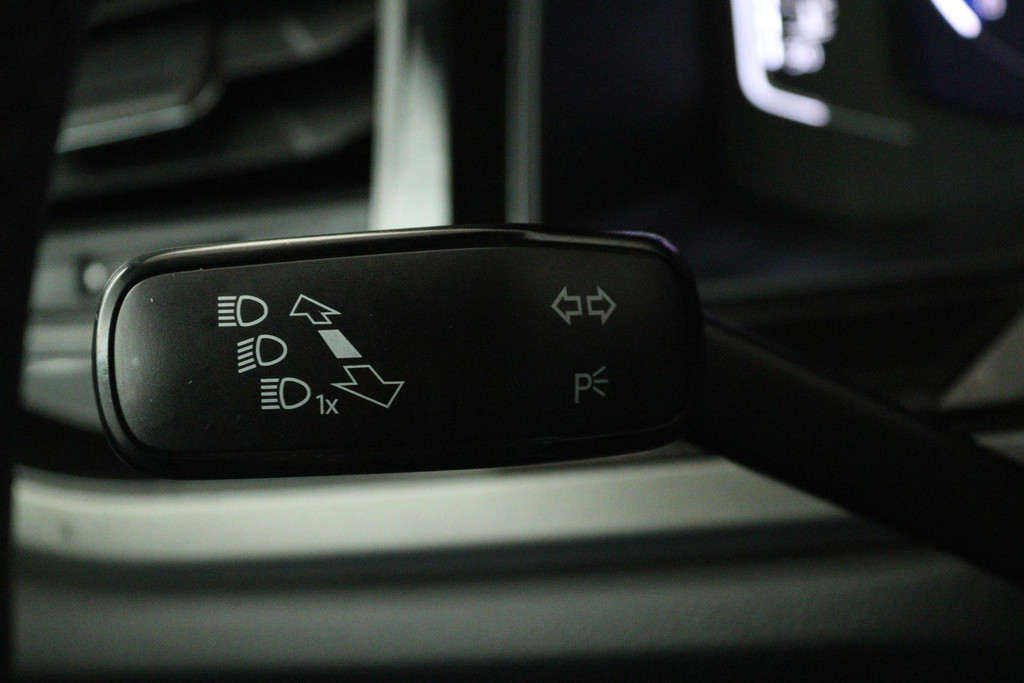 
Volkswagen Polo 1.0 TSI Comfortline (PARKEERSENSOREN, CRUISE ADAPTIEF, NAVIGATIE, DIGITAL DASHBOARD, NL-AUTO, GOED ONDERHOUDEN) vol									