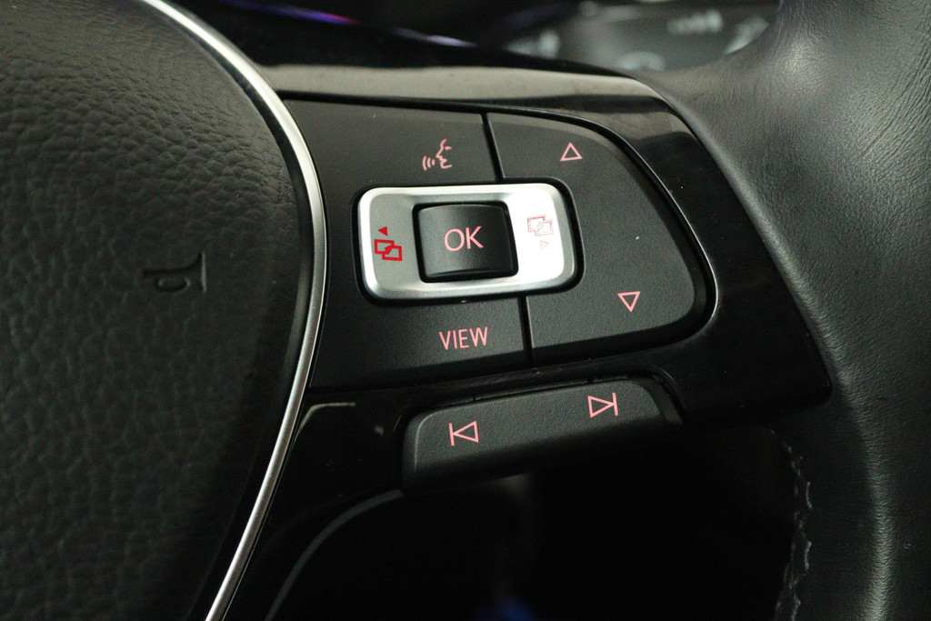 
Volkswagen Polo 1.0 TSI Comfortline (PARKEERSENSOREN, CRUISE ADAPTIEF, NAVIGATIE, DIGITAL DASHBOARD, NL-AUTO, GOED ONDERHOUDEN) vol									