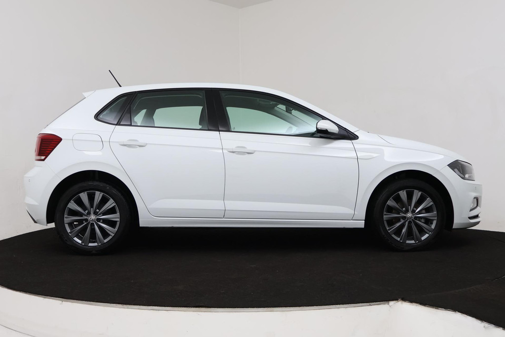 
Volkswagen Polo 1.0 TSI Comfortline (PARKEERSENSOREN, CRUISE ADAPTIEF, NAVIGATIE, DIGITAL DASHBOARD, NL-AUTO, GOED ONDERHOUDEN) vol									