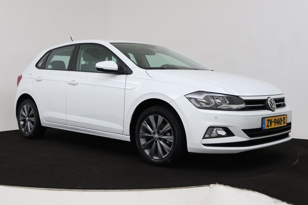 
Volkswagen Polo 1.0 TSI Comfortline (PARKEERSENSOREN, CRUISE ADAPTIEF, NAVIGATIE, DIGITAL DASHBOARD, NL-AUTO, GOED ONDERHOUDEN) vol									