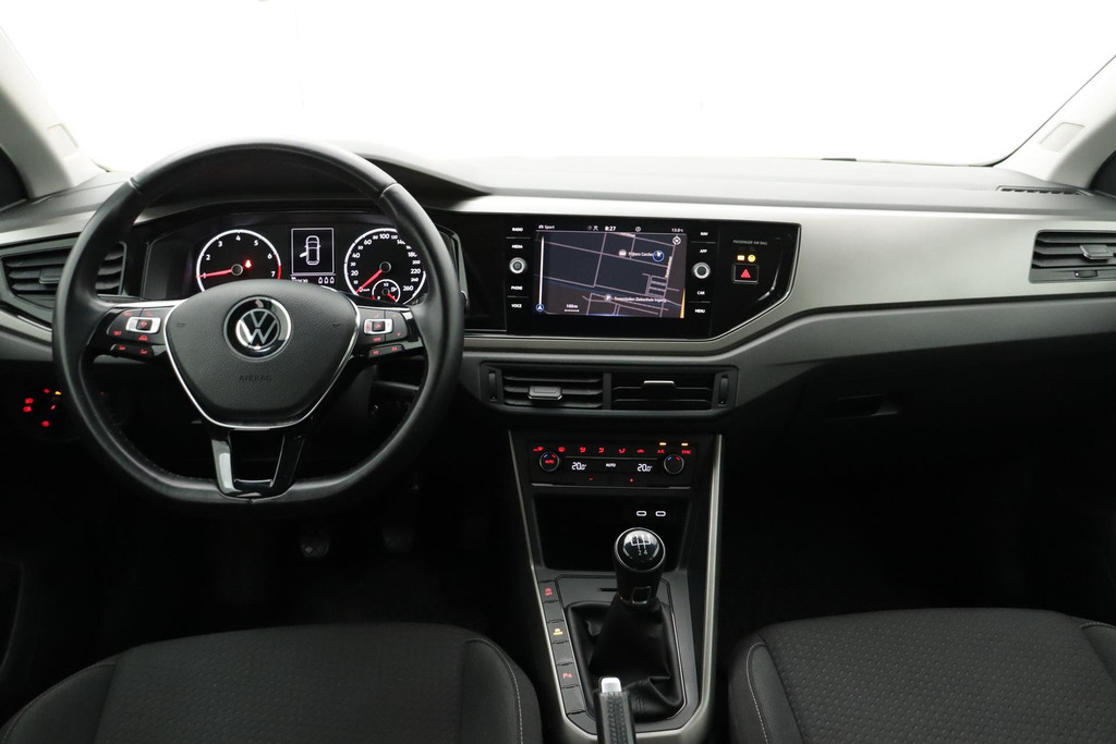 
Volkswagen Polo 1.0 TSI Comfortline Business (NAVIGATIE, CARPLAY, CLIMA, PARKEERSENSOREN, CRUISE, 1e EIGENAAR, GOED ONDERHOUDEN) vol									