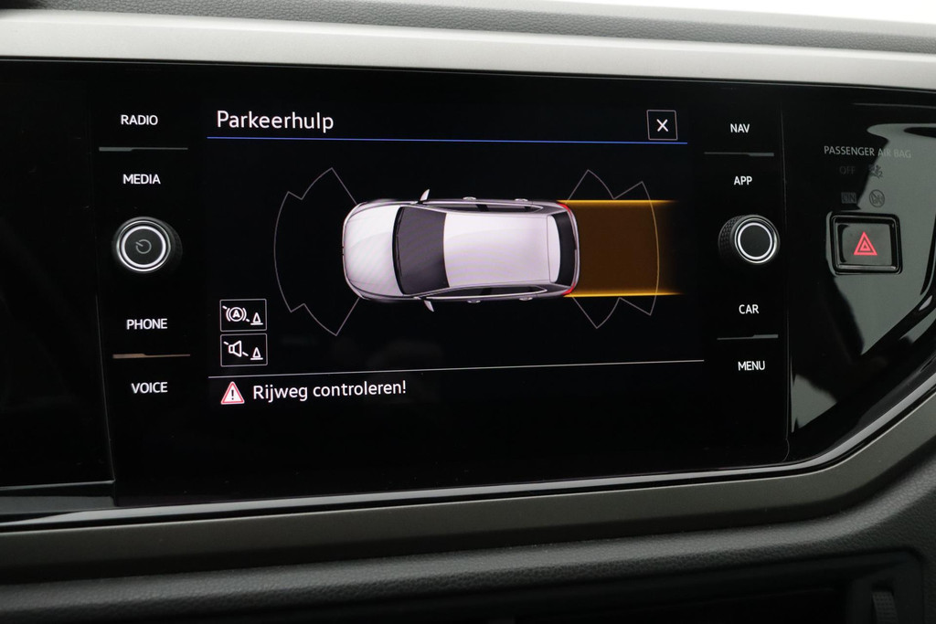 
Volkswagen Polo 1.0 TSI Comfortline Business (NAVIGATIE, CARPLAY, CLIMA, PARKEERSENSOREN, CRUISE, 1e EIGENAAR, GOED ONDERHOUDEN) vol									