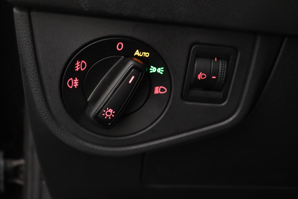 
Volkswagen Polo 1.0 TSI Comfortline Business (NAVIGATIE, CARPLAY, CLIMA, PARKEERSENSOREN, CRUISE, 1e EIGENAAR, GOED ONDERHOUDEN) vol									