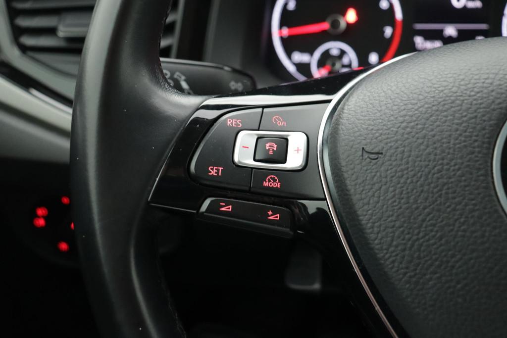 
Volkswagen Polo 1.0 TSI Comfortline Business (NAVIGATIE, CARPLAY, CLIMA, PARKEERSENSOREN, CRUISE, 1e EIGENAAR, GOED ONDERHOUDEN) vol									