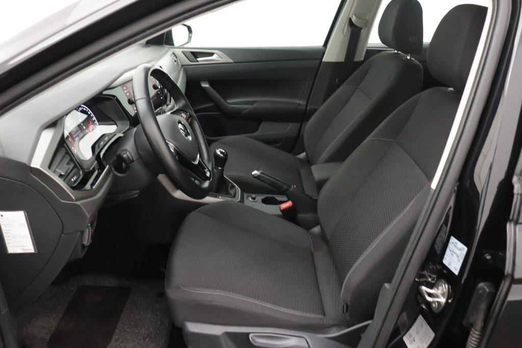 
Volkswagen Polo 1.0 TSI Comfortline Business (NAVIGATIE, CARPLAY, CLIMA, PARKEERSENSOREN, CRUISE, 1e EIGENAAR, GOED ONDERHOUDEN) vol									