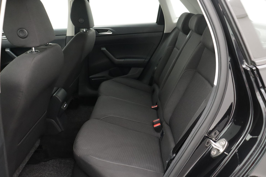 
Volkswagen Polo 1.0 TSI Comfortline Business (NAVIGATIE, CARPLAY, CLIMA, PARKEERSENSOREN, CRUISE, 1e EIGENAAR, GOED ONDERHOUDEN) vol									