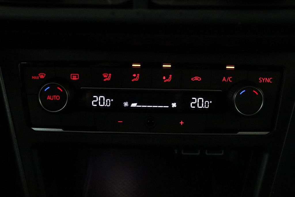 
Volkswagen Polo 1.0 TSI Highline (VIRTUAL, PANORAMADAK, ADAPTIVE, NAVIGATIE, CLIMATE CONTROL, XENON/LED, NL-AUTO, GOED ONDERHOUD) vol									