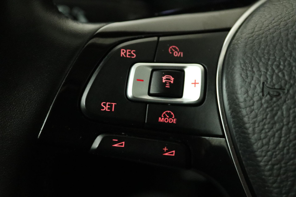 
Volkswagen Polo 1.0 TSI Highline (VIRTUAL, PANORAMADAK, ADAPTIVE, NAVIGATIE, CLIMATE CONTROL, XENON/LED, NL-AUTO, GOED ONDERHOUD) vol									