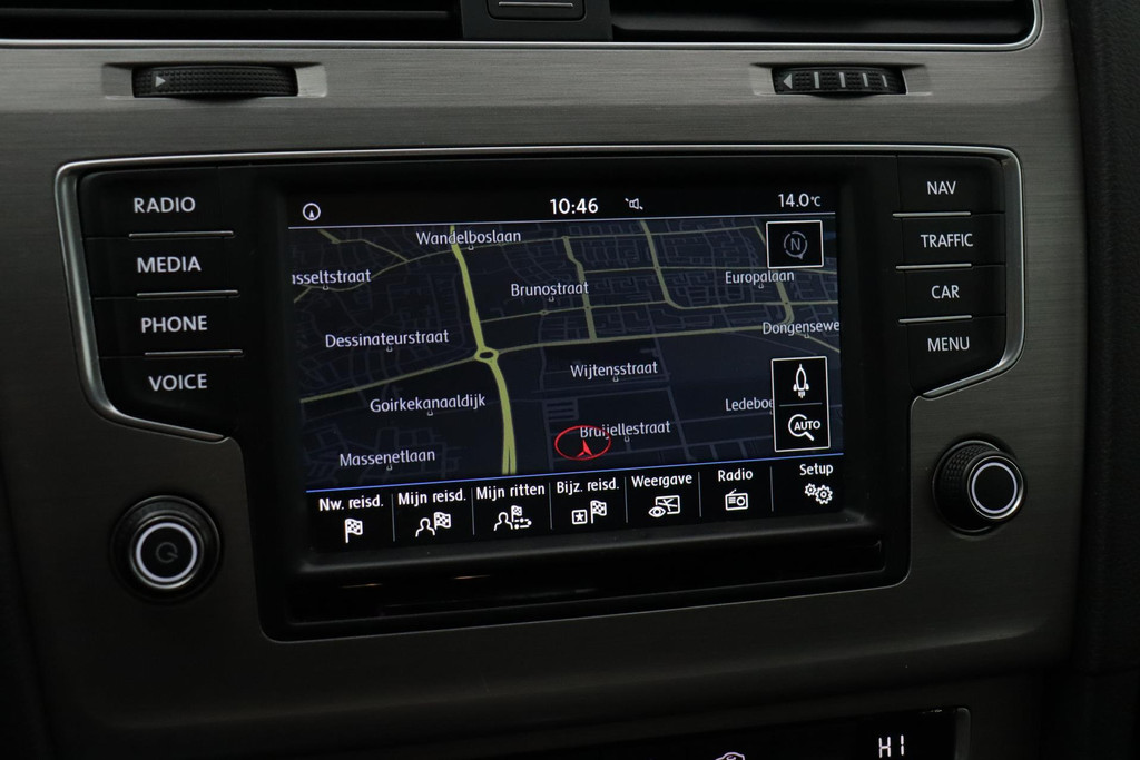 
Volkswagen GOLF Variant 1.0 TSI Comfortline Business(NL-auto,Navi, Parkeersensoren, Airco, Cruise Control, Etc) vol									