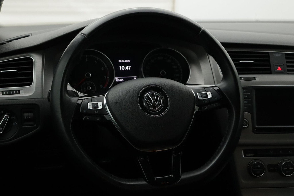 
Volkswagen GOLF Variant 1.0 TSI Comfortline Business(NL-auto,Navi, Parkeersensoren, Airco, Cruise Control, Etc) vol									