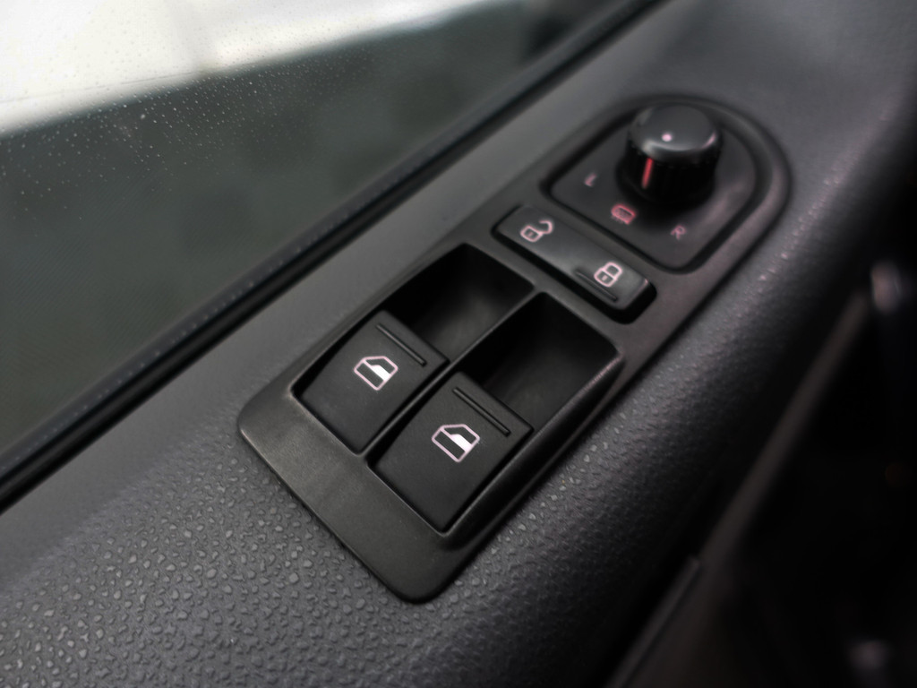 
Volkswagen Transporter 2.0 TDI L2 Highline Aut- Dubbele Cabine, 5 Pers, Schuifdak, Park Assist, Cruise, Navi, Sidebars vol									