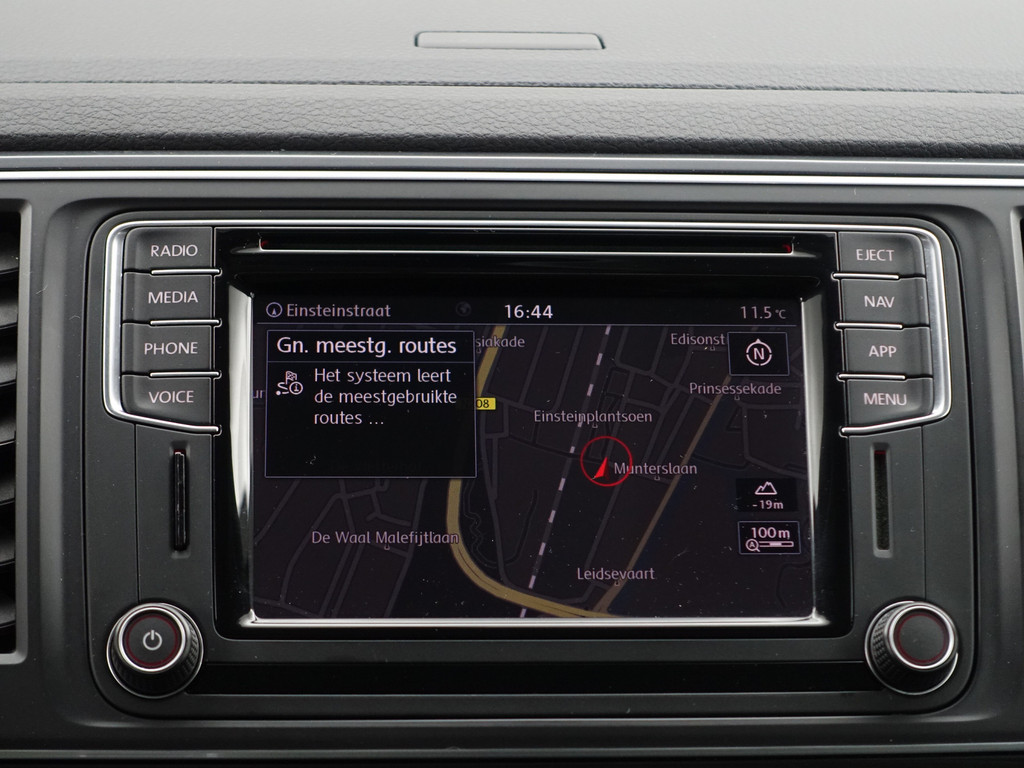 
Volkswagen Transporter 2.0 TDI L2 Multivan Edition 1 of 250 Aut- Dubbele Cabine, Schuifdak, Memory, 2x Elek Schuifdeur, Xenon Led vol									