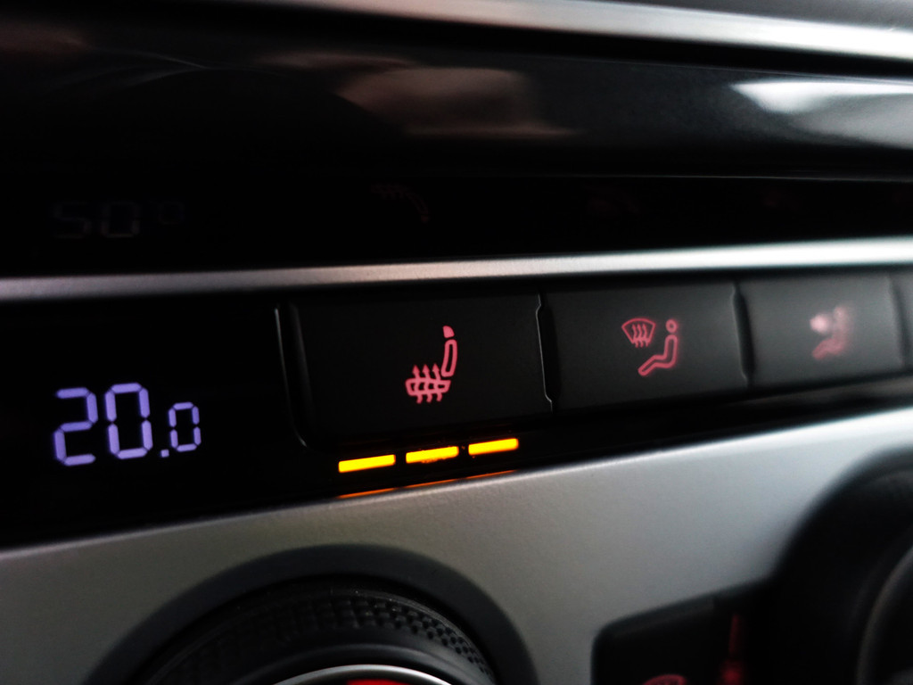 
Volkswagen Transporter 2.0 TDI L2 Multivan Edition 1 of 250 Aut- Dubbele Cabine, Schuifdak, Memory, 2x Elek Schuifdeur, Xenon Led vol									