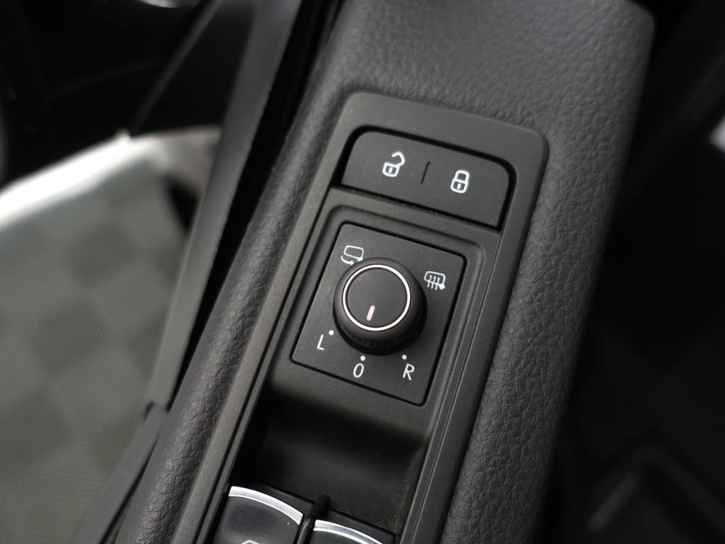 
Volkswagen Transporter 2.0 TDI L2 Multivan Edition 1 of 250 Aut- Dubbele Cabine, Schuifdak, Memory, 2x Elek Schuifdeur, Xenon Led vol									