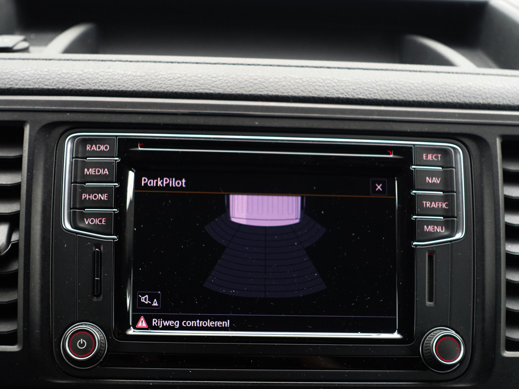 
Volkswagen Transporter 2.0 TDI 180pk L2 R Line Aut- Dubbele Cabine, 6 Pers, Park Assist, Navi, Cruise, Clima, Sidebars vol									