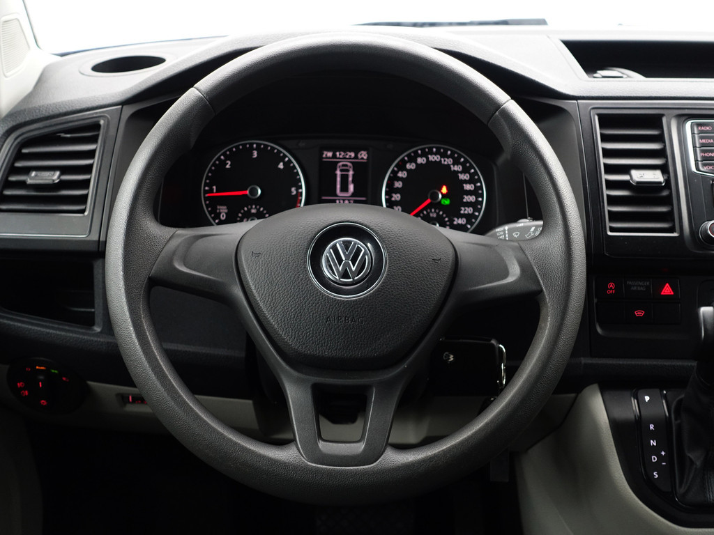 
Volkswagen Transporter 2.0 TDI 180pk L2 R Line Aut- Dubbele Cabine, 6 Pers, Park Assist, Navi, Cruise, Clima, Sidebars vol									