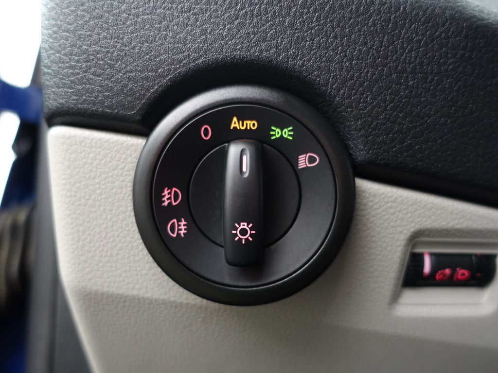 
Volkswagen Transporter 2.0 TDI 180pk L2 R Line Aut- Dubbele Cabine, 6 Pers, Park Assist, Navi, Cruise, Clima, Sidebars vol									