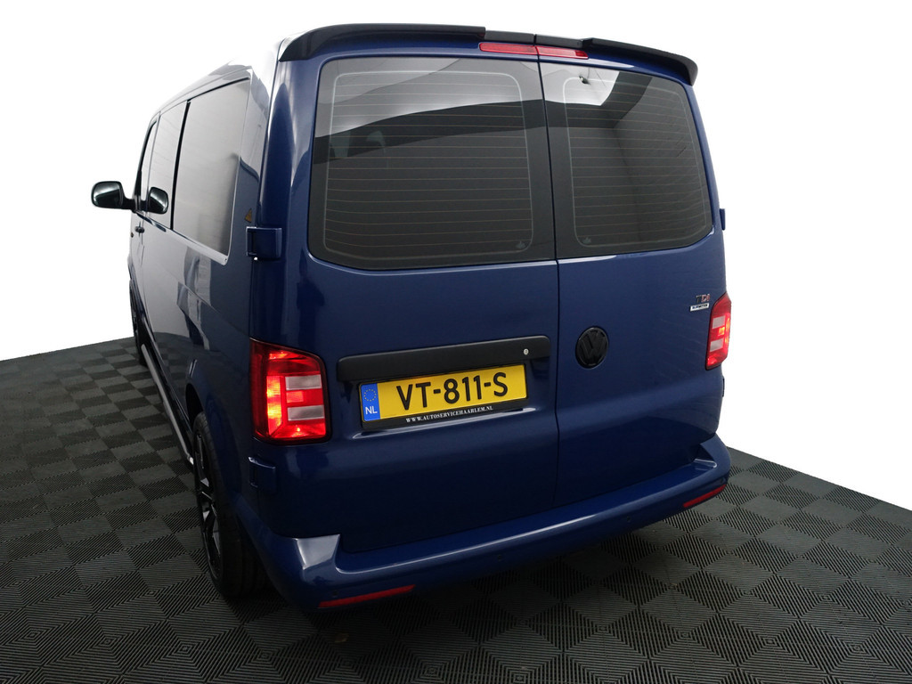 
Volkswagen Transporter 2.0 TDI 180pk L2 R Line Aut- Dubbele Cabine, 6 Pers, Park Assist, Navi, Cruise, Clima, Sidebars vol									