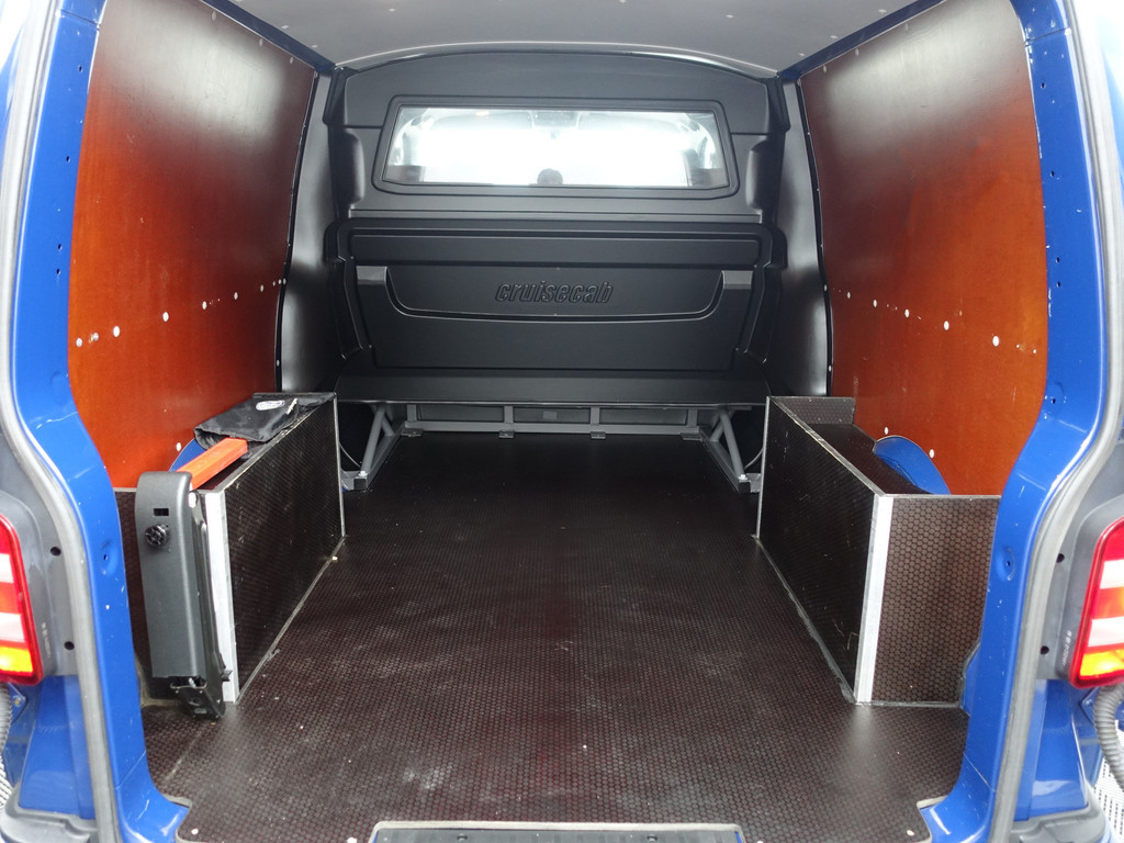 
Volkswagen Transporter 2.0 TDI 180pk L2 R Line Aut- Dubbele Cabine, 6 Pers, Park Assist, Navi, Cruise, Clima, Sidebars vol									